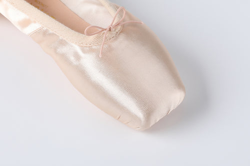 Broad-toe Soft Pointe Shoes
