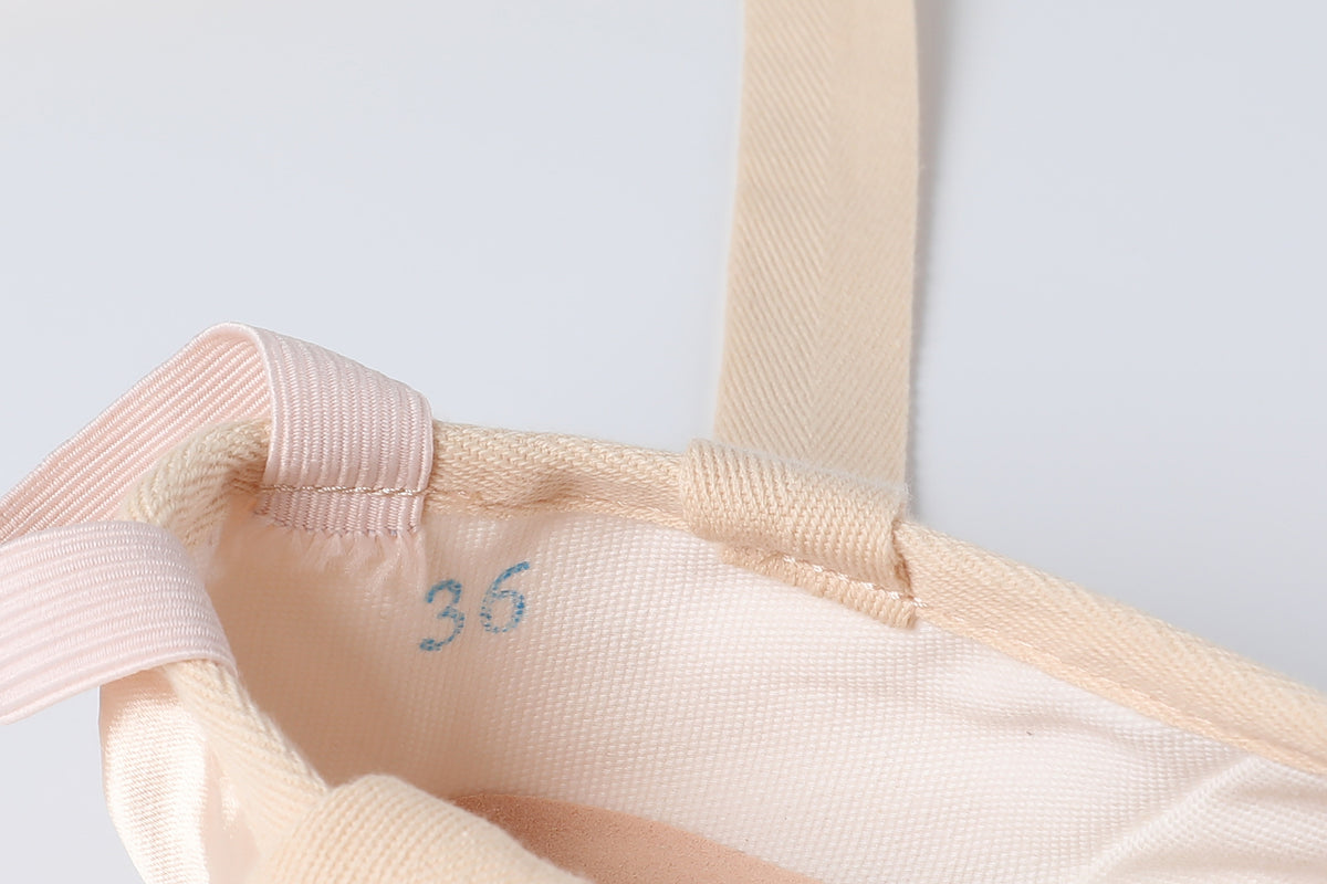 Broad-toe Soft Pointe Shoes
