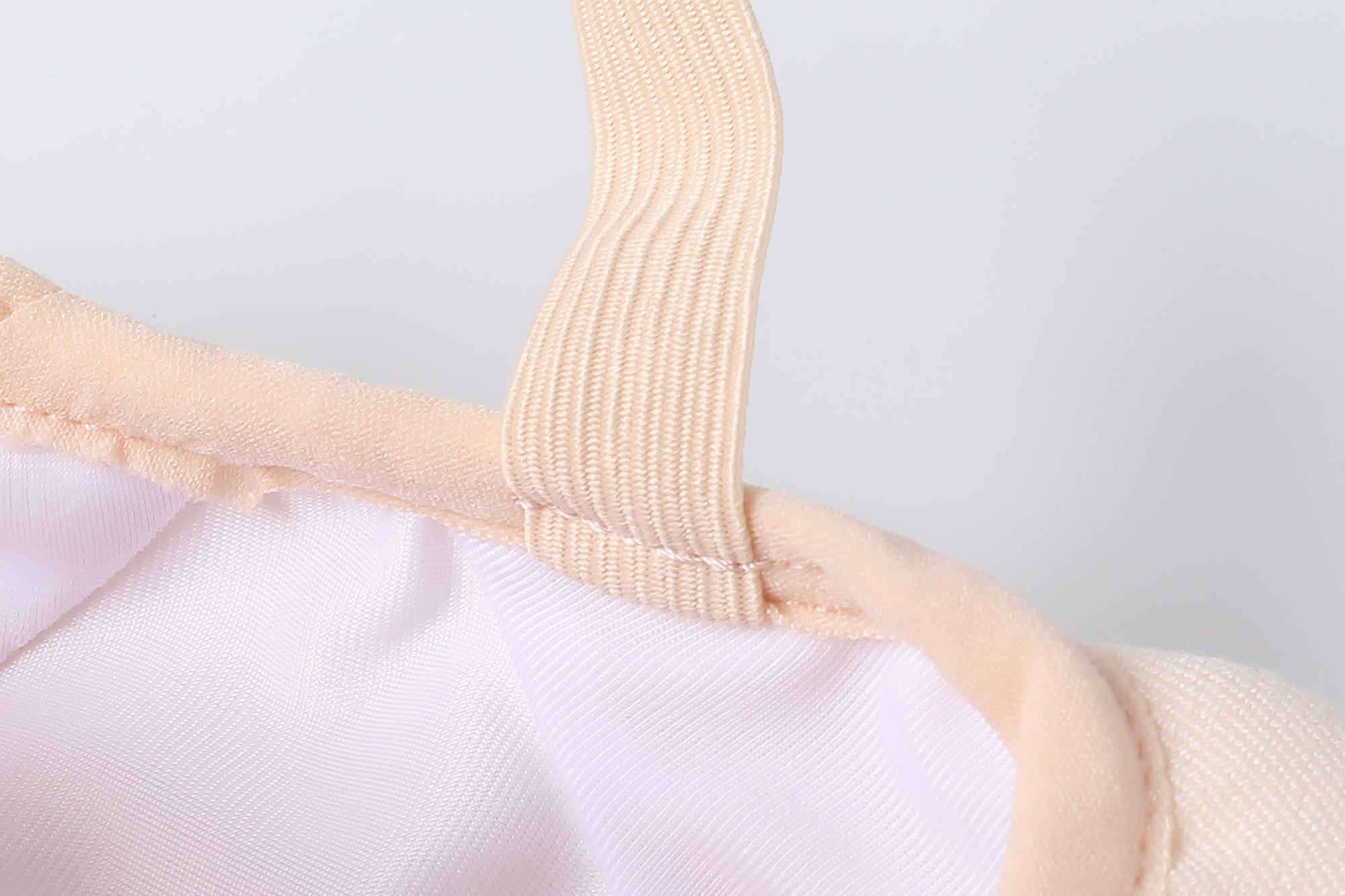 Unilateral dance shoes